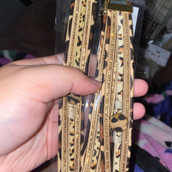 Cheeta Print Braclet - Picture 3 of 3